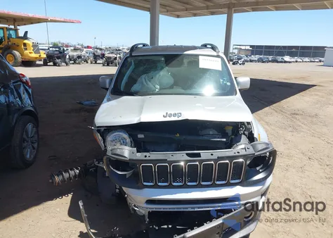 2019 Jeep Renegade Latitude 4X4 из США, поврежденный, VIN ZACNJBBB9KPK47783